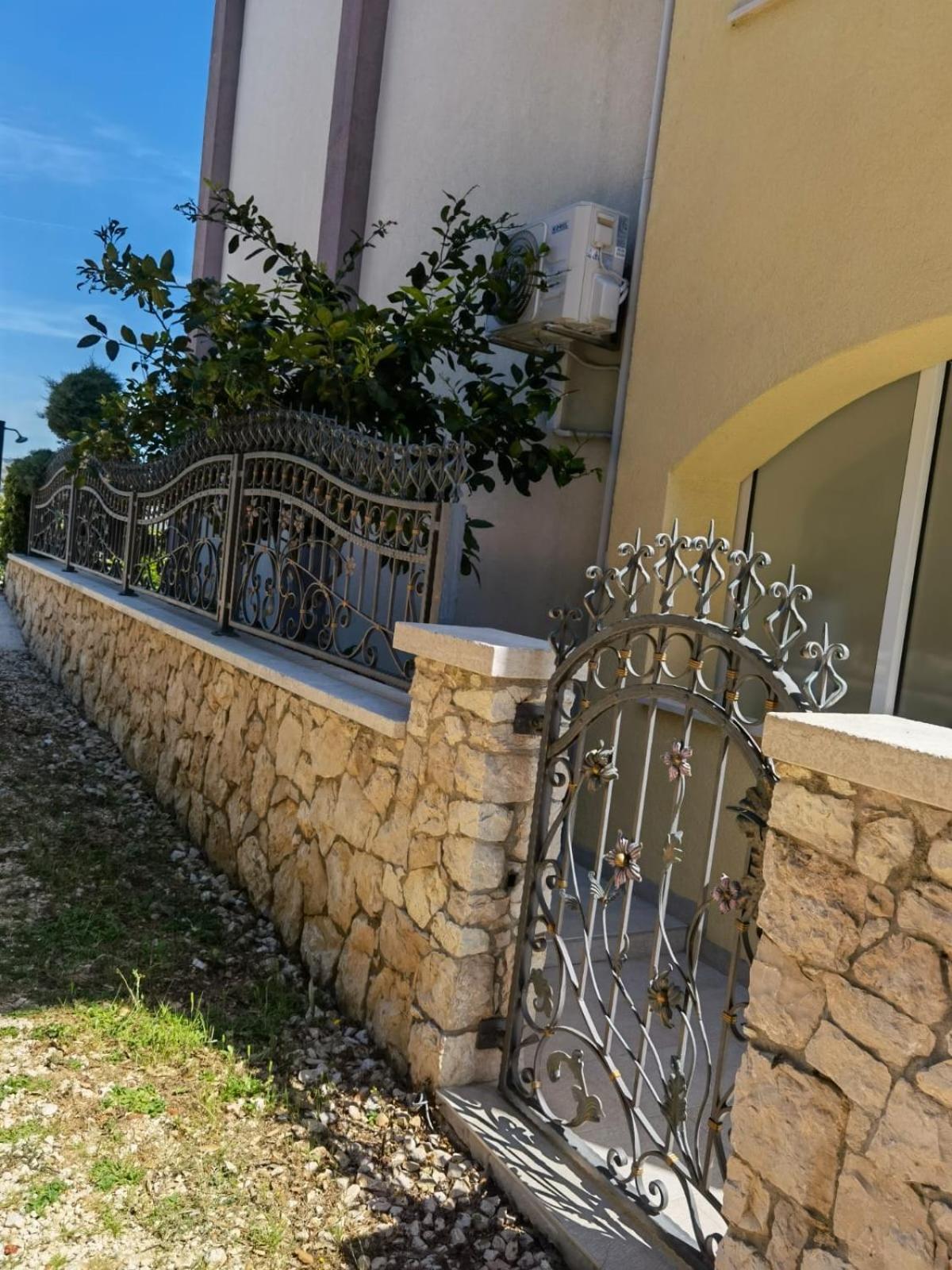 Apartments Annie Rogoznica  Exterior foto